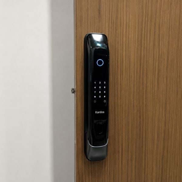 Khóa cửa vân tay Kardos SmartLock A15 - lắp đặt thực tế