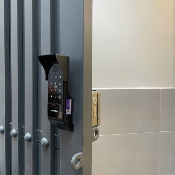 Khóa cửa cổng Avolock AG 49 mở 2 chiều chính hãng - lắp đặt thực tế