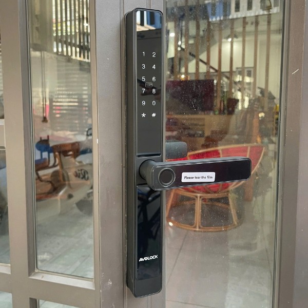 Khóa cửa nhôm vân tay AVOLOCK AN 382 chính hãng