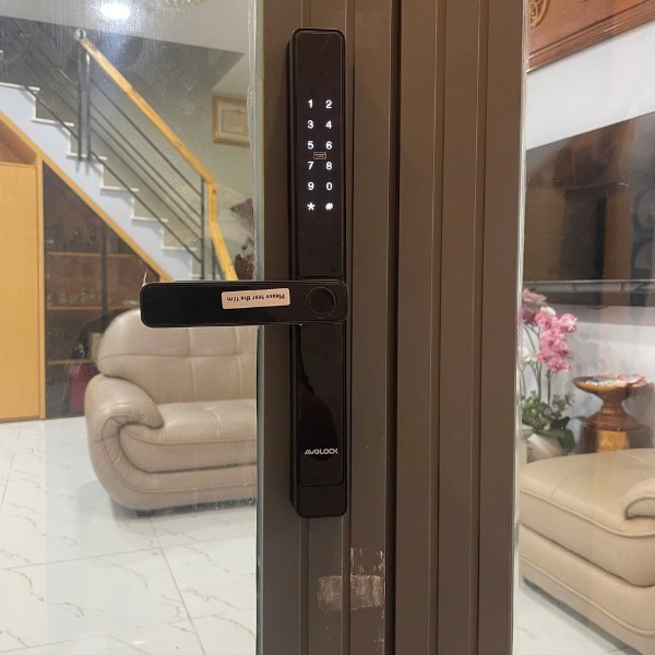 Khóa cửa nhôm vân tay AVOLOCK AN 382 chính hãng - mặt sau