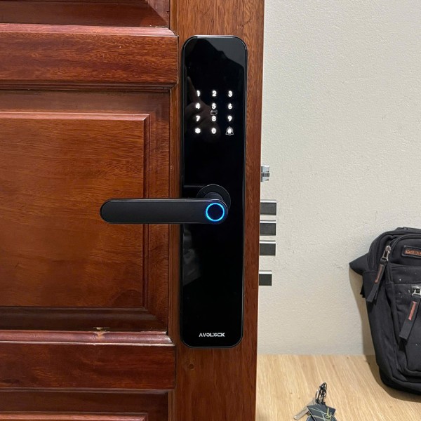 Khóa cửa vân tay Avolock AV68 app wifi