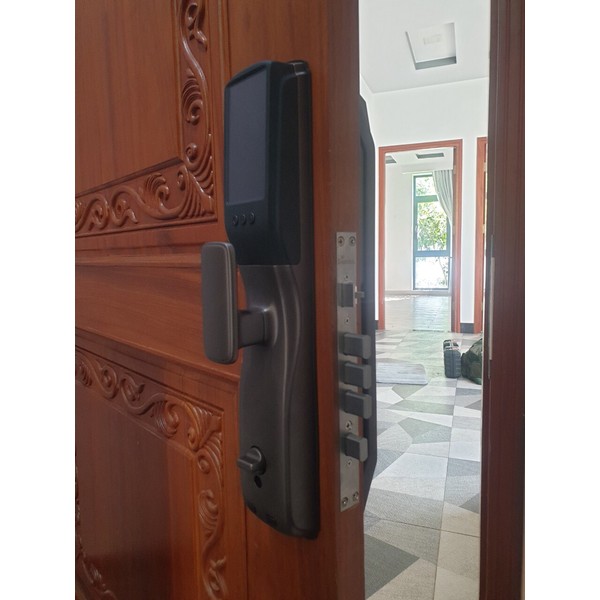 Khóa nhận diện khuôn mặt 3D Face ID Demax EL919 chính hãng - lắp đặt thực tế