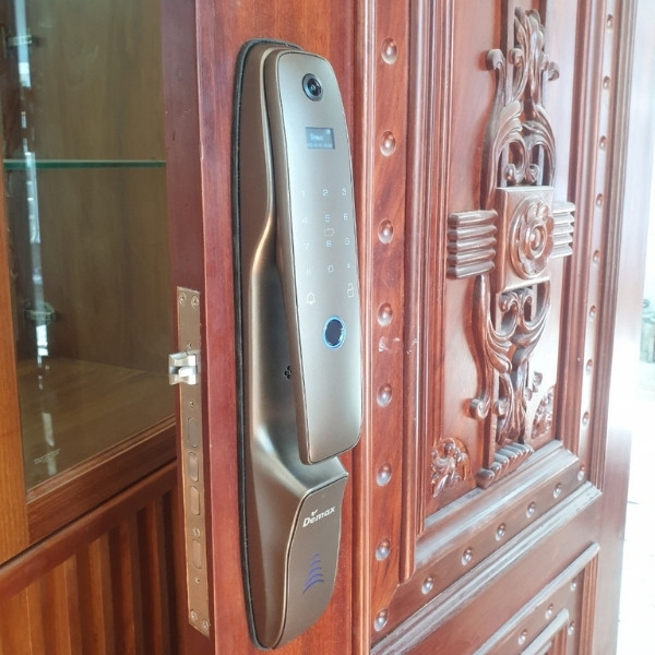 Khóa nhận diện khuôn mặt 3D mở tự động Demax SL898 chính hãng - chi tiết