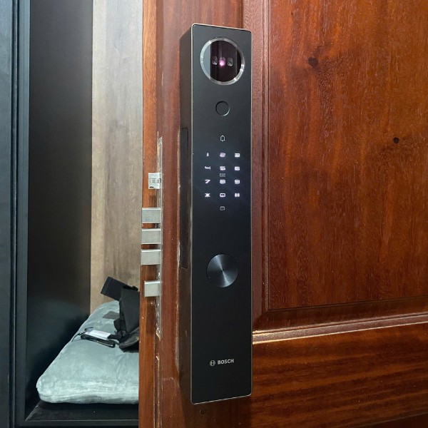 Khóa cửa vân tay Bosch FU3 PLUS chính hãng
