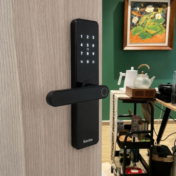 Khóa cửa vân tay Kardos SmartLock G13 Đen - mặt sau