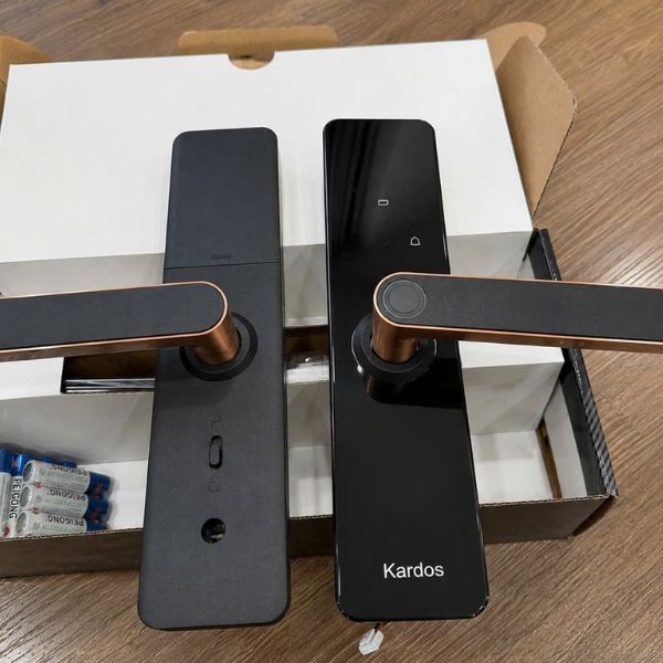 Khóa cửa vân tay Kardos SmartLock G13 Viền Đồng - chi tiết