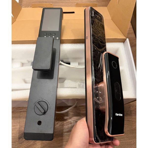 Khóa cửa vân tay Kardos GF19 có camera, mở bằng khuôn mặt - mặt sau