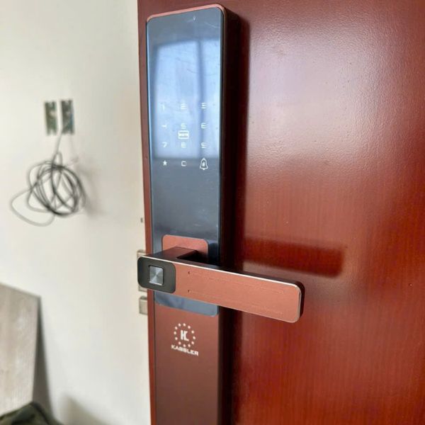 Khóa cửa vân tay Kassler KL567 CNC Copper - chi tiết