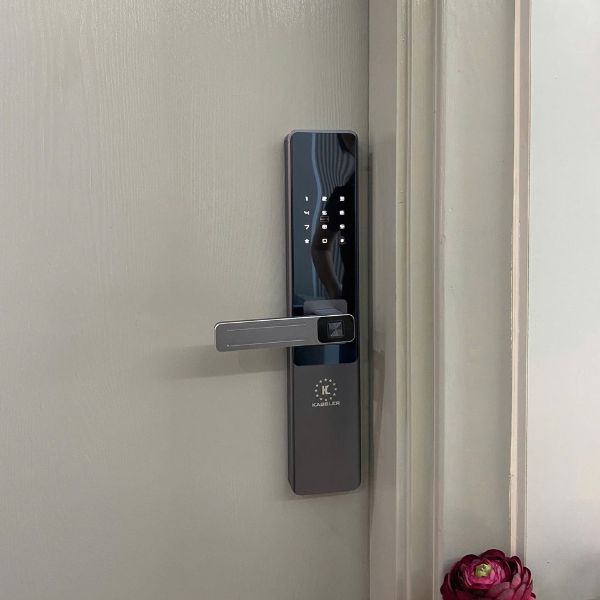 Khóa cửa vân tay Kassler KL567 CNC Gray