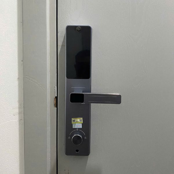 Khóa cửa vân tay Kassler KL567 CNC Gray - chi tiết